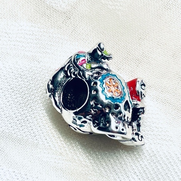 💀 NWOT Coco & Dante Skull Glow-in-the-Dark Charm ✨Halloween - Picture 13 of 15